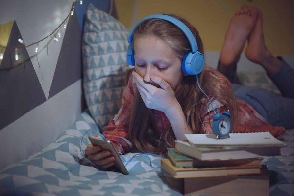 What are the must-have gadgets for a tech-savvy UK camping trip?